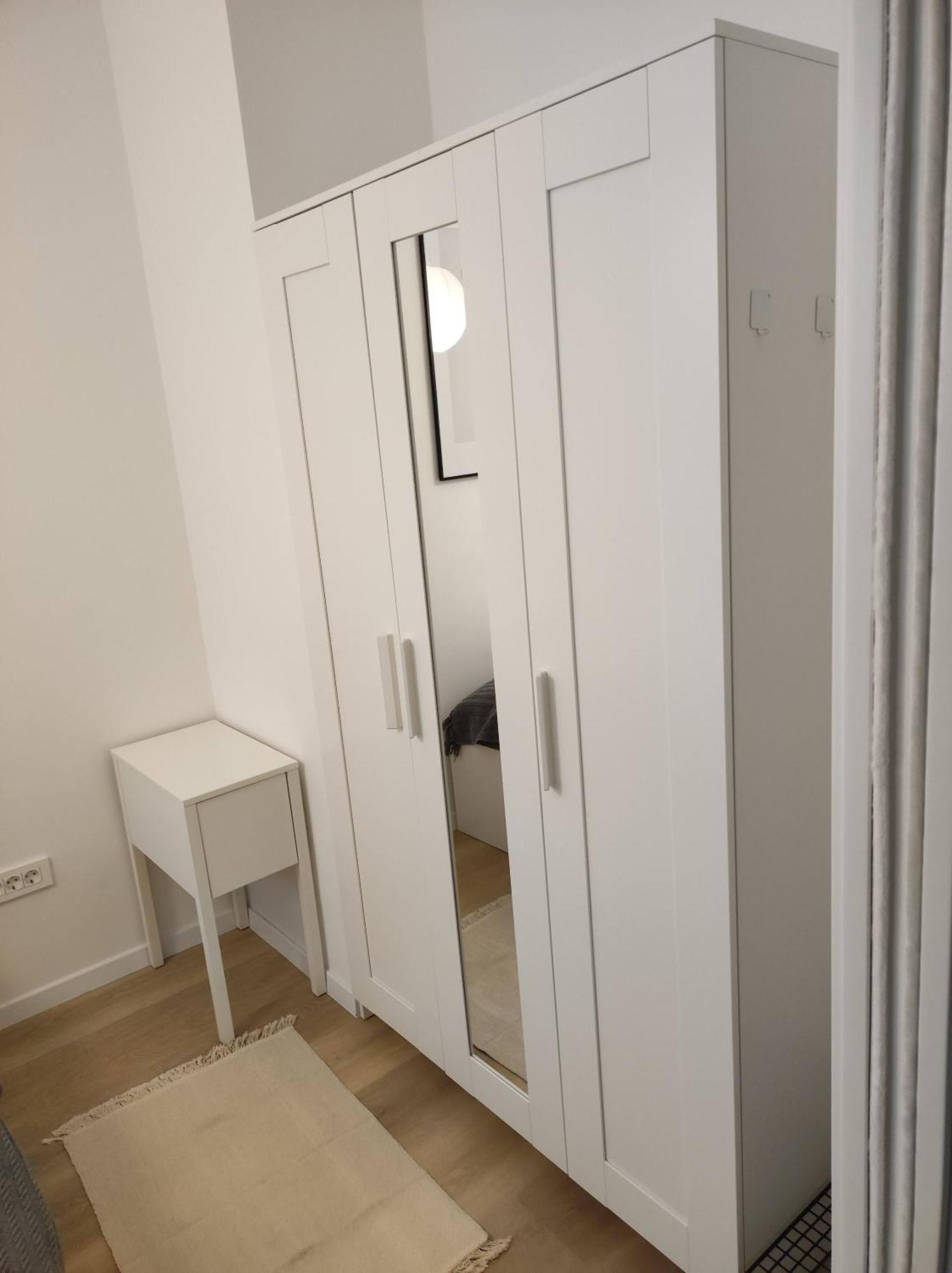 64 Apartment *